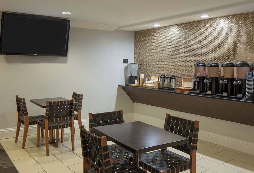 호텔 Four Points By Sheraton Orlando International Drive