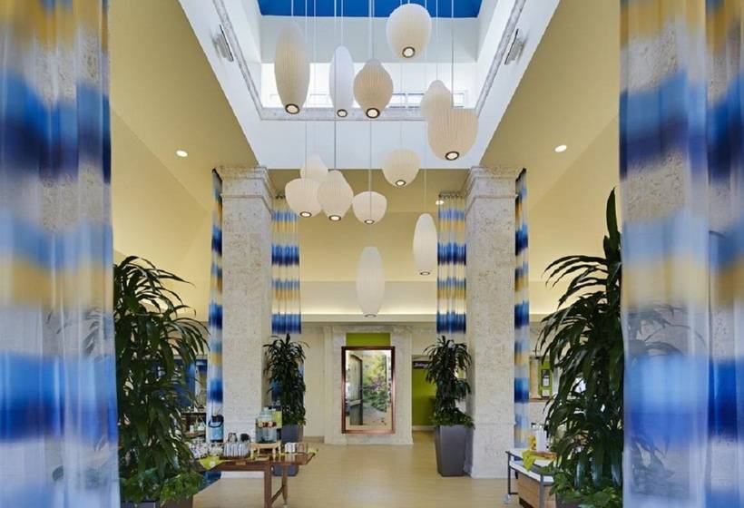 هتل Hilton Garden Inn Orlando International Drive North