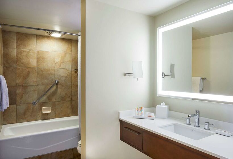 בית מלון כפרי Hilton Hawaiian Village Waikiki Beach Resort