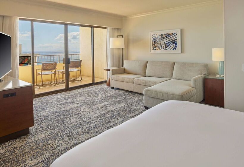 בית מלון כפרי Hilton Hawaiian Village Waikiki Beach Resort