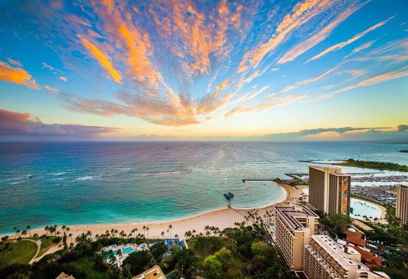 בית מלון כפרי Hilton Hawaiian Village Waikiki Beach Resort