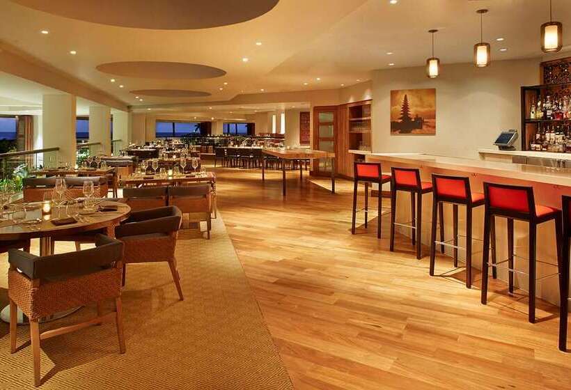 בית מלון כפרי Hilton Hawaiian Village Waikiki Beach Resort