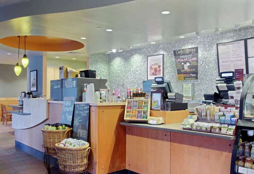 בית מלון כפרי Hilton Hawaiian Village Waikiki Beach Resort