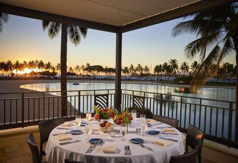 בית מלון כפרי Hilton Hawaiian Village Waikiki Beach Resort