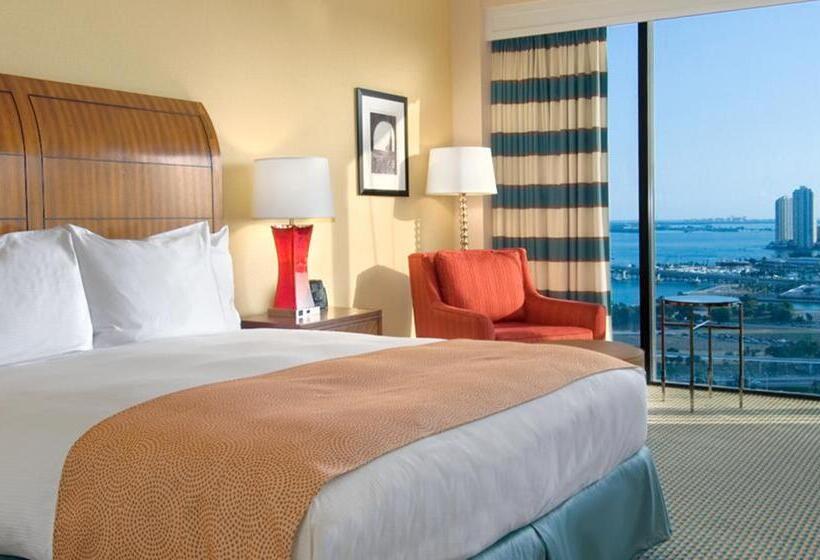 فندق Hilton Miami Downtown