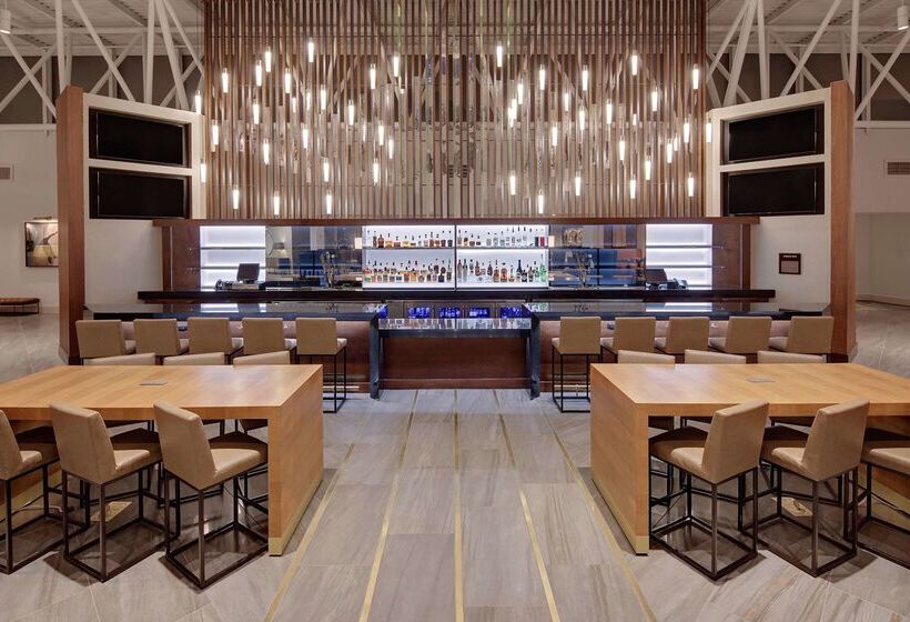 هتل Nashville Airport Marriott