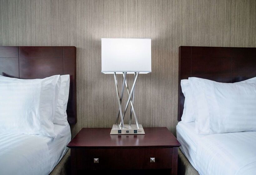 هتل Nashville Airport Marriott