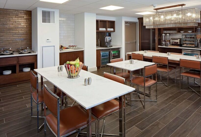 هتل Nashville Airport Marriott