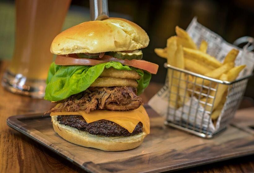 هتل Nashville Airport Marriott