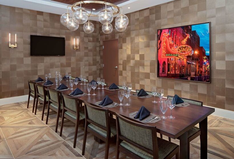 هتل Nashville Airport Marriott