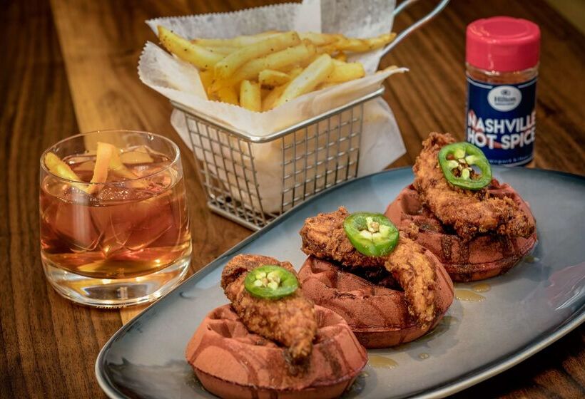 هتل Nashville Airport Marriott