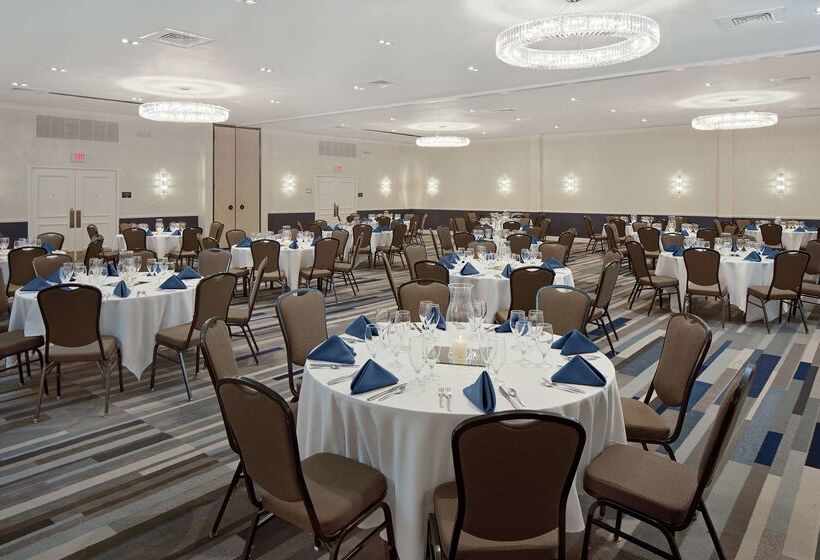 هتل Nashville Airport Marriott