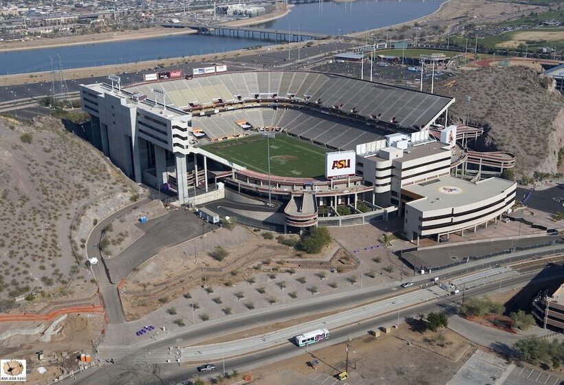 Holiday Inn Express Hotel & Suites Scottsdale   Old Town, An Ihg