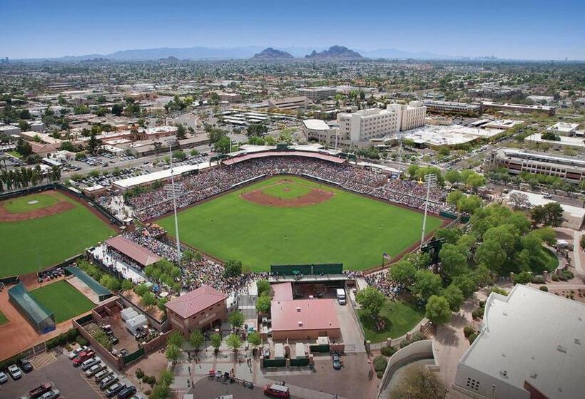 Holiday Inn Express Hotel & Suites Scottsdale   Old Town, An Ihg