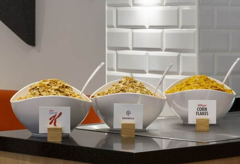 호텔 Holiday Inn Express Edinburgh City Centre, An Ihg