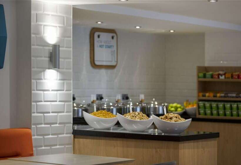 호텔 Holiday Inn Express Edinburgh City Centre, An Ihg