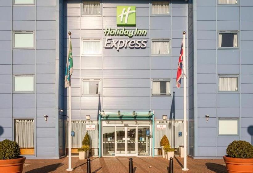 Отель Holiday Inn Express Oxford Kassam Stadium, An Ihg