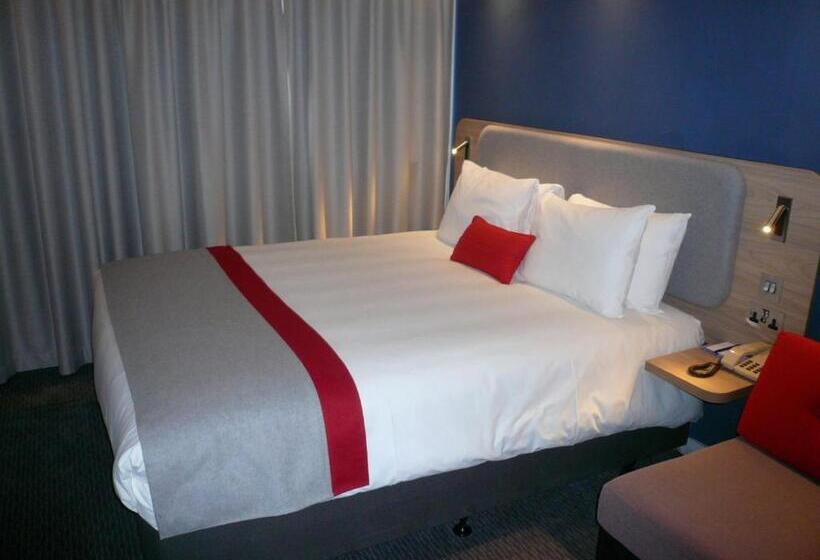 Отель Holiday Inn Express Oxford Kassam Stadium, An Ihg