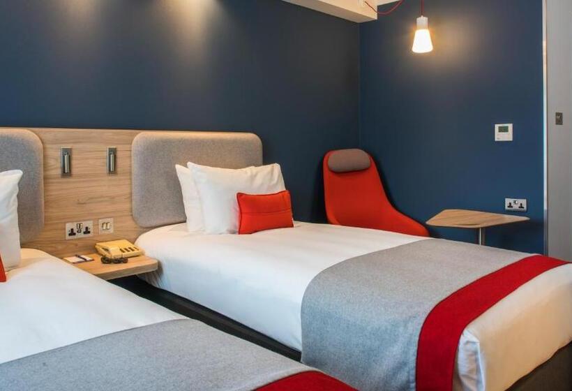 Отель Holiday Inn Express Oxford Kassam Stadium, An Ihg