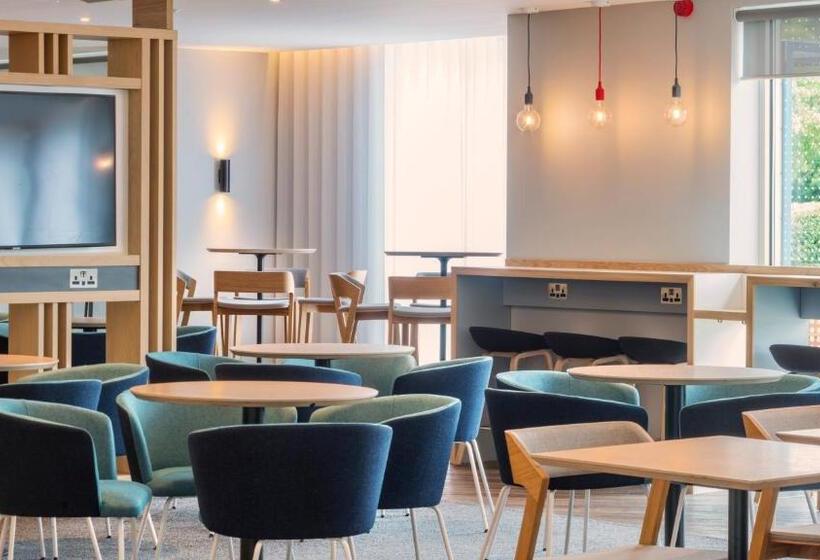 Отель Holiday Inn Express Oxford Kassam Stadium, An Ihg