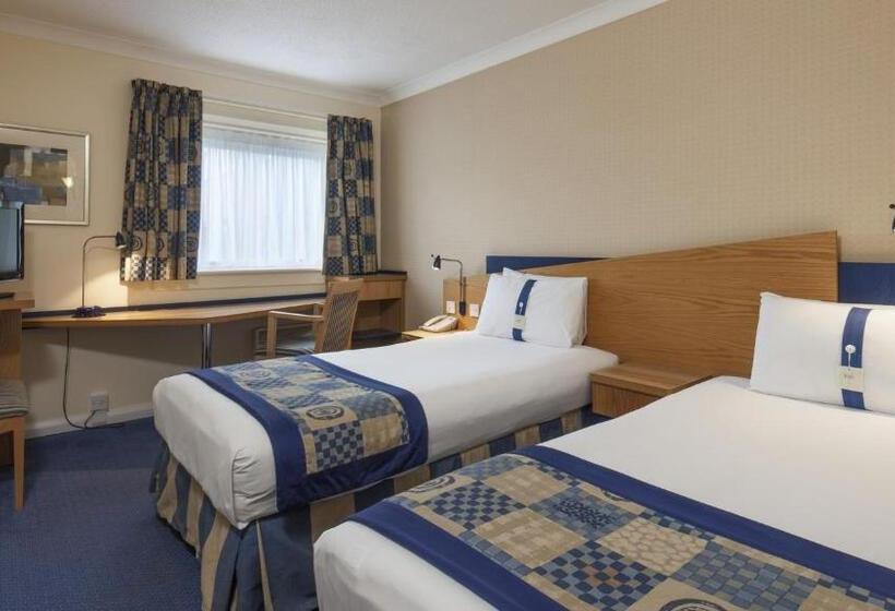 Отель Holiday Inn Express Oxford Kassam Stadium, An Ihg