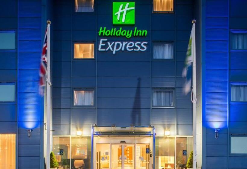 Отель Holiday Inn Express Oxford Kassam Stadium, An Ihg