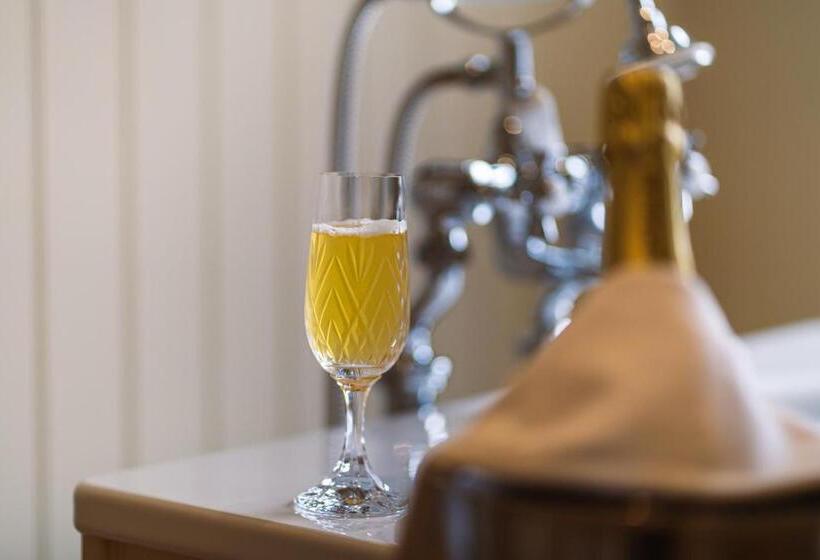 בית מלון כפרי Inver Lodge