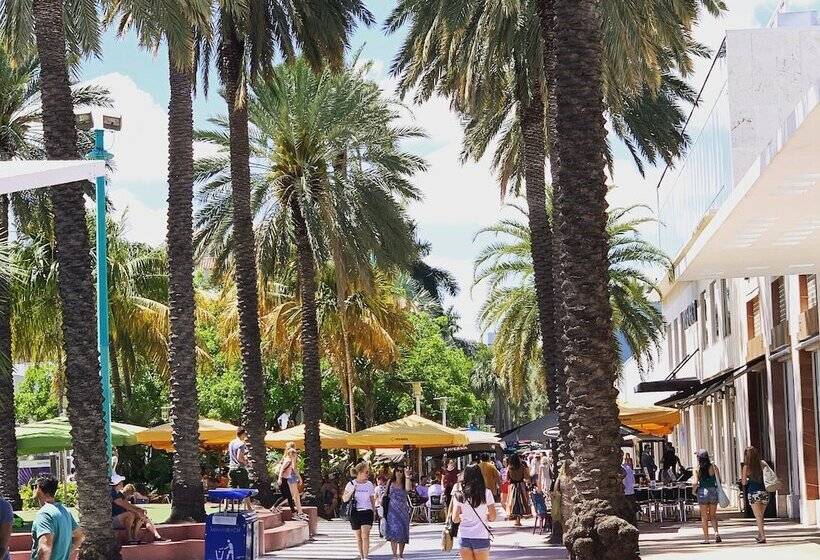 Kimpton Surfcomber Hotel, An Ihg