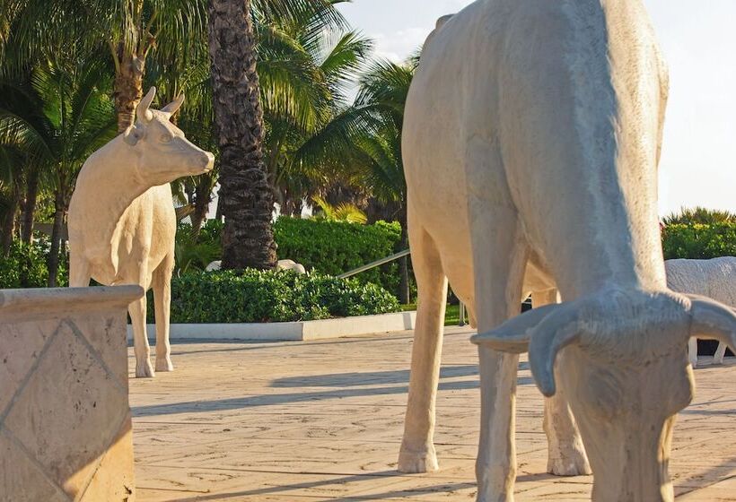 Kimpton Surfcomber Hotel, An Ihg