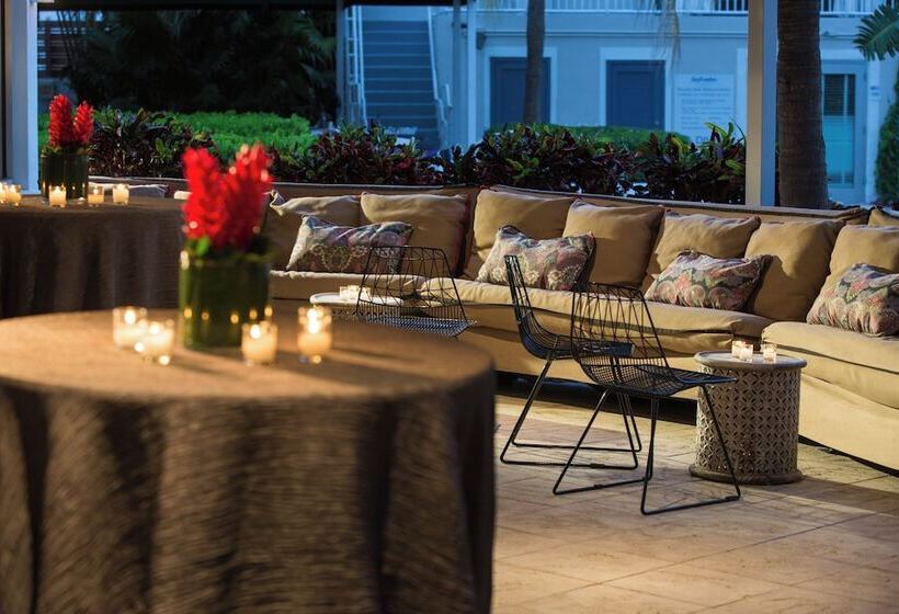 Kimpton Surfcomber Hotel, An Ihg