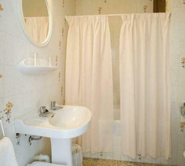 酒店 Hostal La Perla