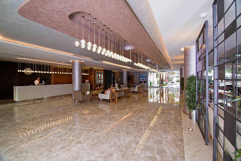 فندق Mirage World