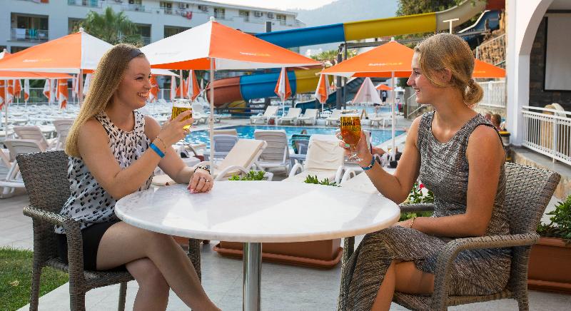 فندق Mirage World