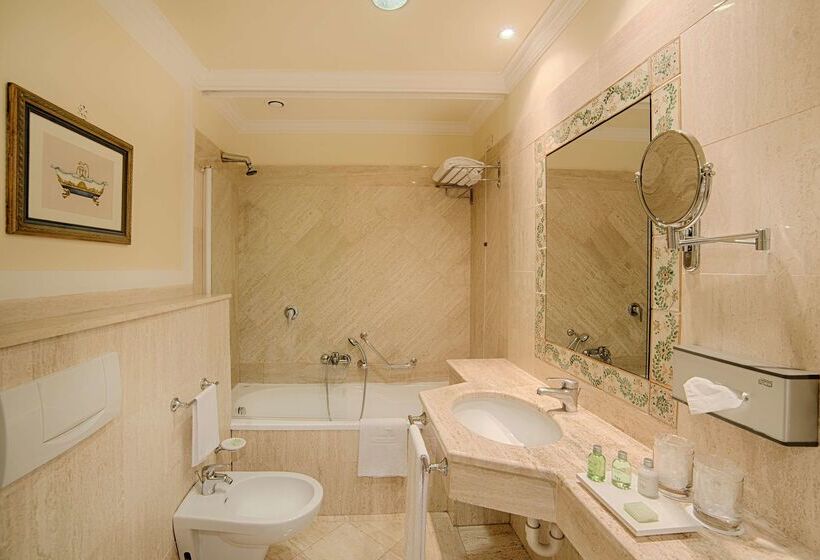 فندق NH Caltagirone Villa San Mauro