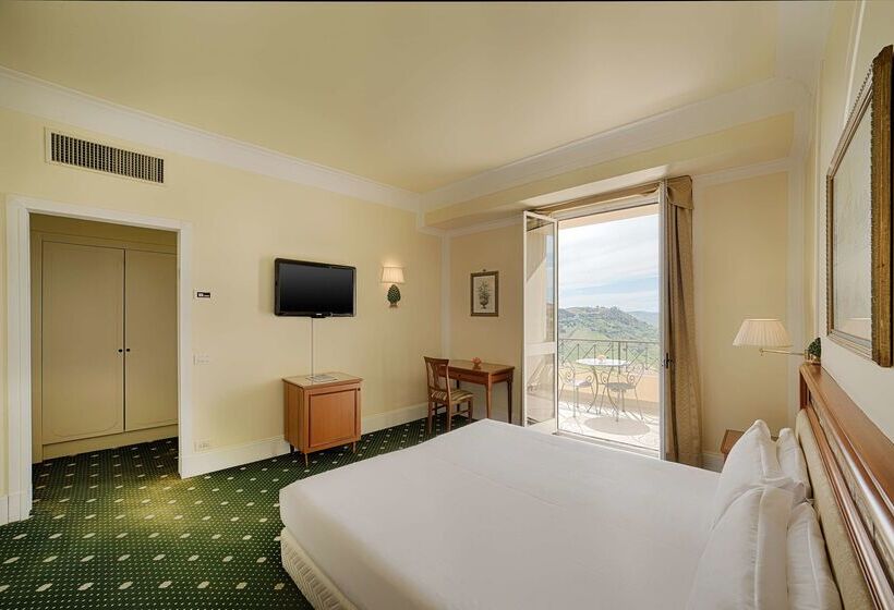 فندق NH Caltagirone Villa San Mauro