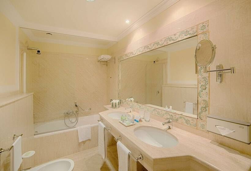 فندق NH Caltagirone Villa San Mauro