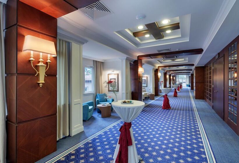 Отель Papillon Ayscha Resort & Spa