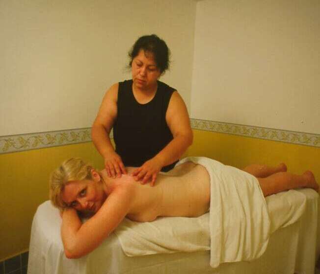 هتل Perdikia Beach