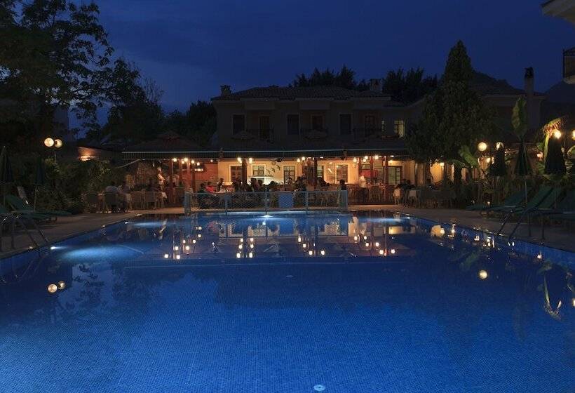 هتل Perdikia Beach