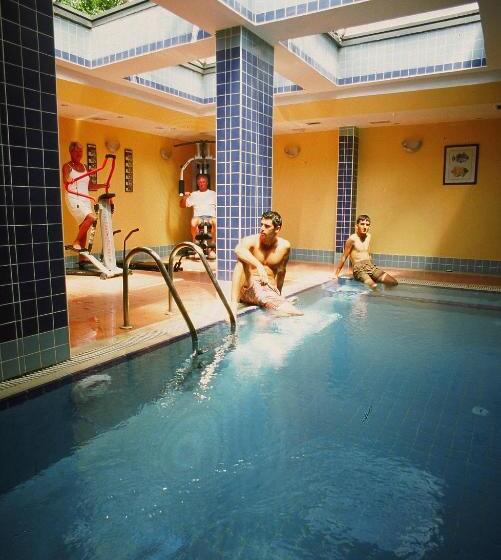 Отель Perdikia Beach