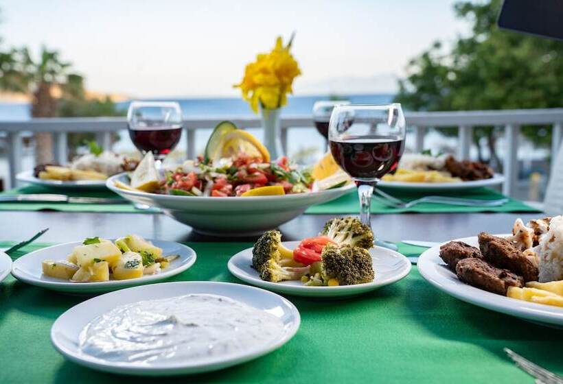 בית מלון כפרי Petunya Beach Resort