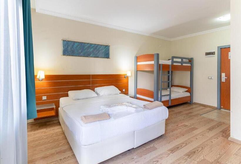 בית מלון כפרי Petunya Beach Resort