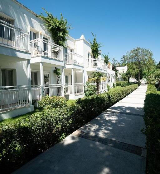 בית מלון כפרי Petunya Beach Resort