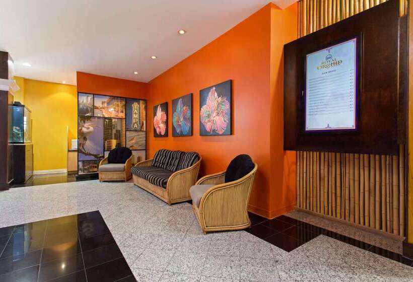 בית מלון כפרי Ramada By Wyndham Tampa Westshore Airport South