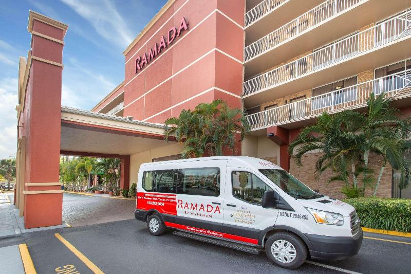 בית מלון כפרי Ramada By Wyndham Tampa Westshore Airport South