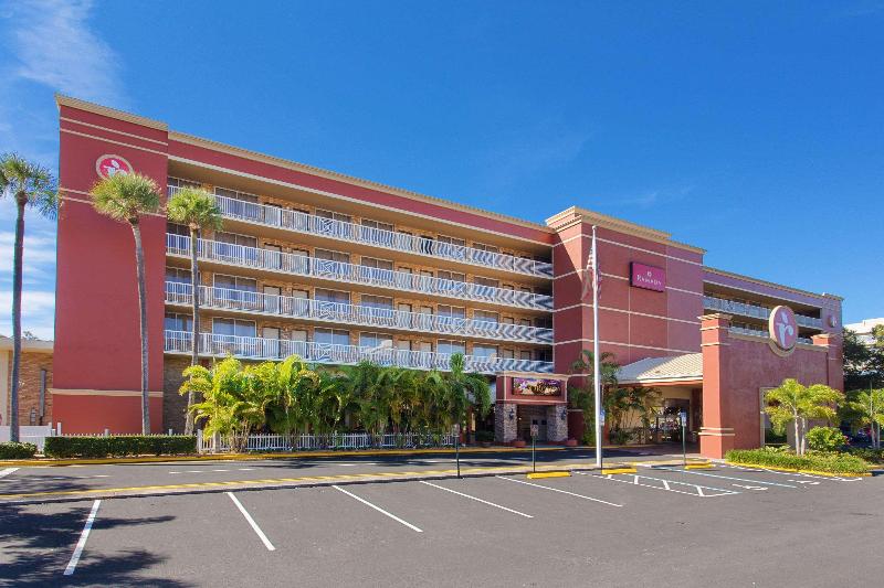 בית מלון כפרי Ramada By Wyndham Tampa Westshore Airport South
