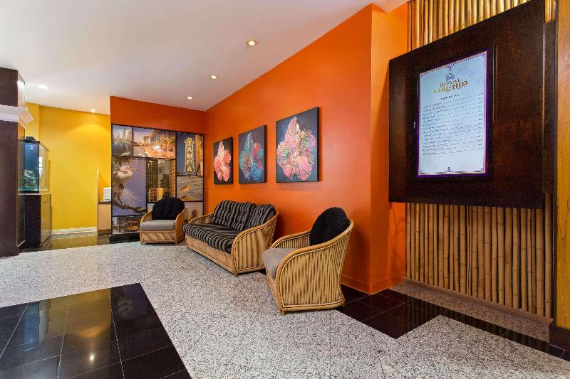 בית מלון כפרי Ramada By Wyndham Tampa Westshore Airport South