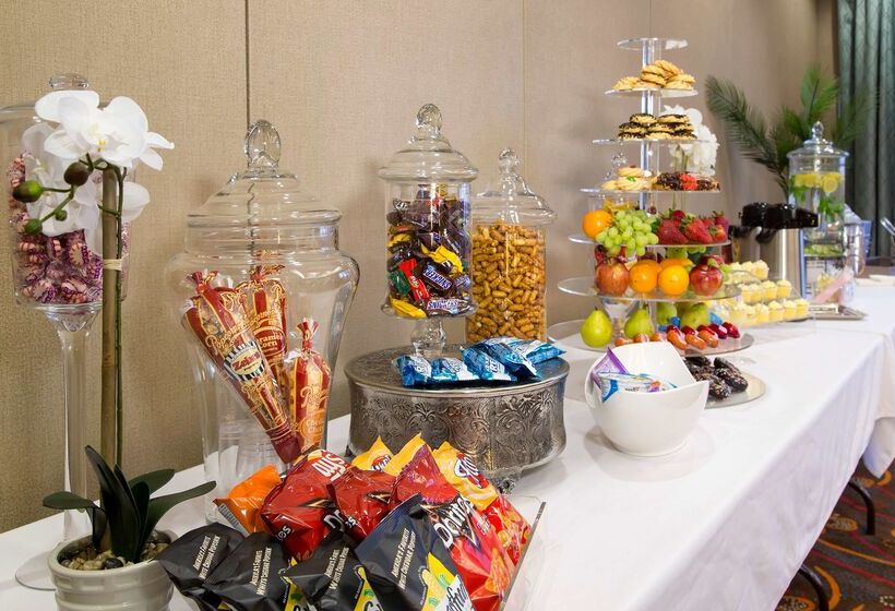 호텔 Ramada Plaza Resort & Suites By Wyndham Orlando Intl Drive