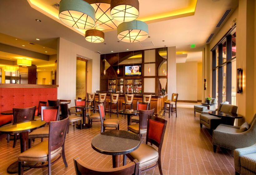 호텔 Ramada Plaza Resort & Suites By Wyndham Orlando Intl Drive