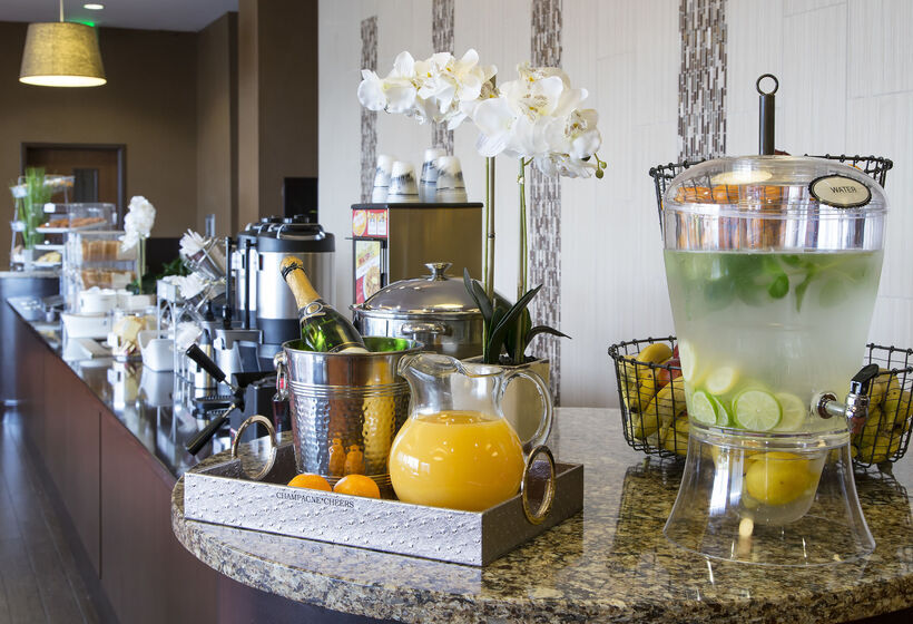 호텔 Ramada Plaza Resort & Suites By Wyndham Orlando Intl Drive